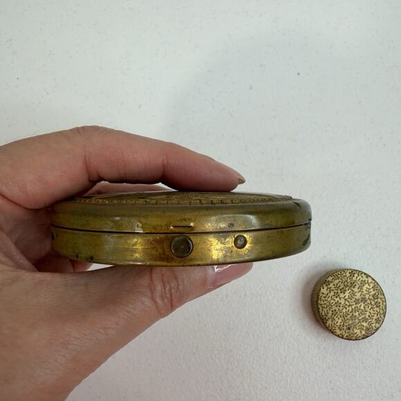 Vintage Elegant Gold Compact Mirror Pressed Powder Mini Pill Box Metal Embossed - Picture 3 of 14